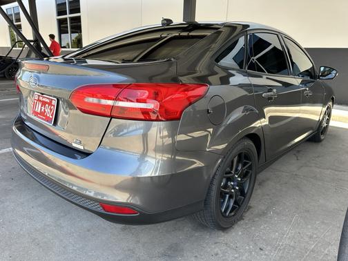 Gray 2016 Ford Focus SE