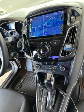 Gray 2016 Ford Focus SE