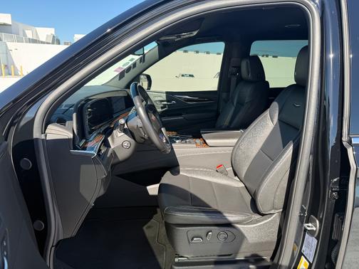 2024 Cadillac Escalade ESV Luxury