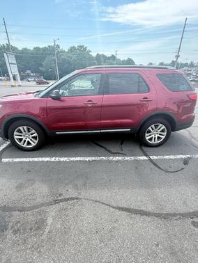 Red 2019 Ford Explorer XLT