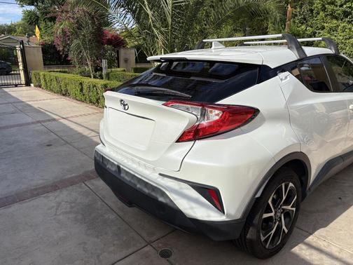 White 2018 Toyota C-HR XLE Premium