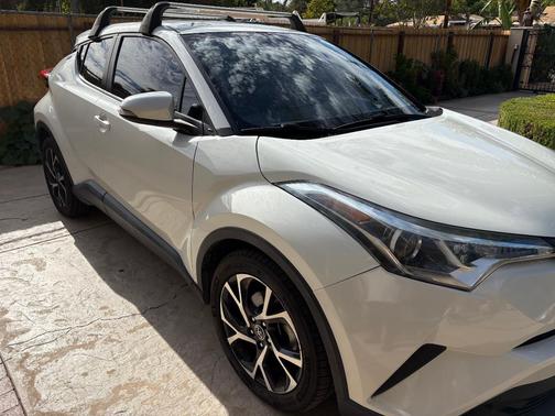 White 2018 Toyota C-HR XLE Premium