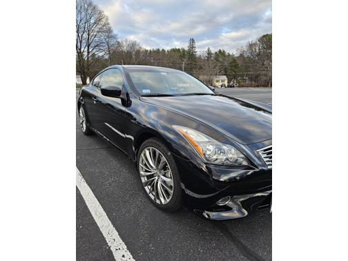2013 INFINITI G37 x