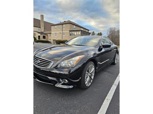2013 INFINITI G37 x