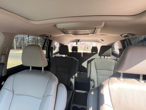 2022 Honda Pilot Touring 7-Passenger