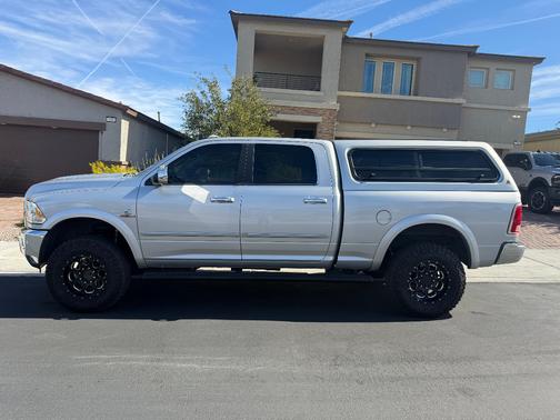 2018 RAM 2500 Laramie