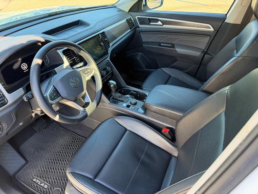 2022 Volkswagen Atlas 2.0T SE w/Technology