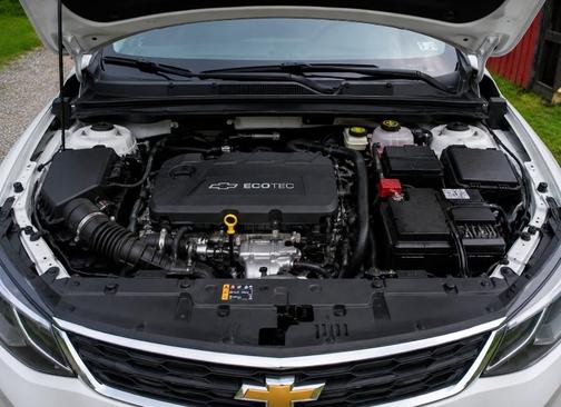 White 2018 Chevrolet Cruze LT