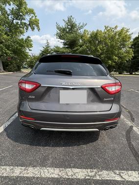 Gray 2018 Maserati Levante S GranLusso