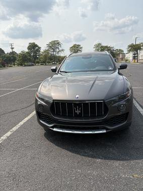 Gray 2018 Maserati Levante S GranLusso