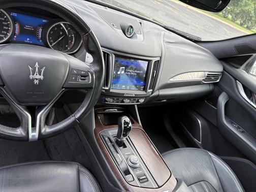 Gray 2018 Maserati Levante S GranLusso