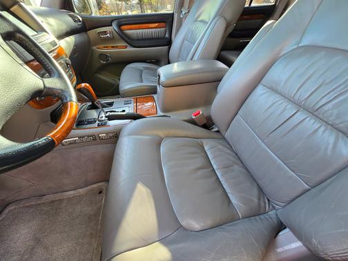 2005 Lexus LX 470 Base