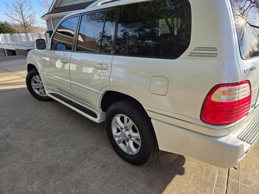 2005 Lexus LX 470 Base