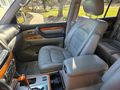 2005 Lexus LX 470 Base