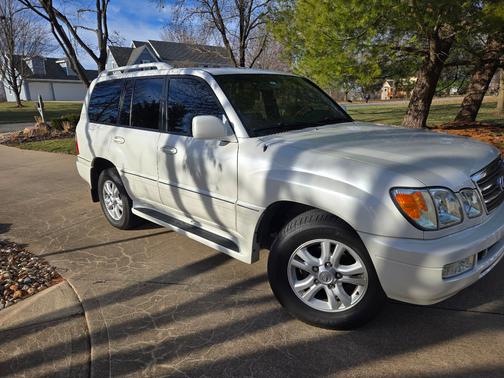 2005 Lexus LX 470 Base