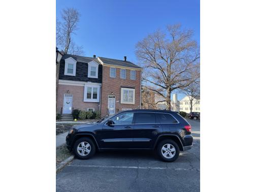 Photo 2 of 7 of 2012 Jeep Grand Cherokee Laredo