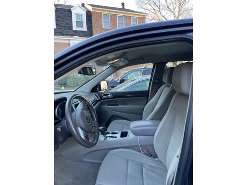 Photo 3 of 7 of 2012 Jeep Grand Cherokee Laredo