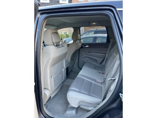 Photo 4 of 7 of 2012 Jeep Grand Cherokee Laredo