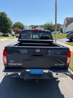 Blue 2015 Nissan Frontier SV