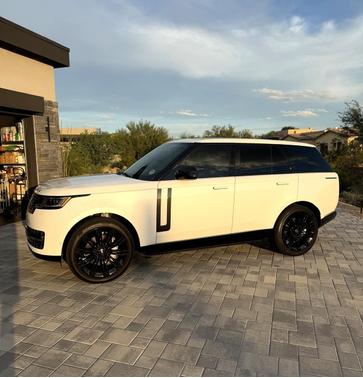 White 2025 Land Rover Range Rover P400 SE SWB