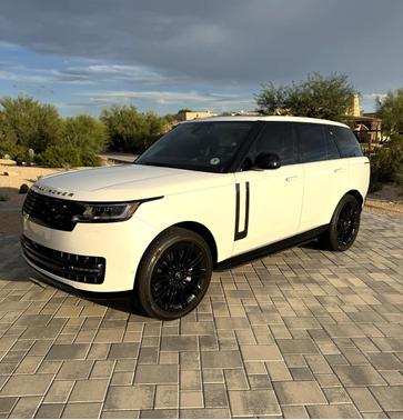 White 2025 Land Rover Range Rover P400 SE SWB