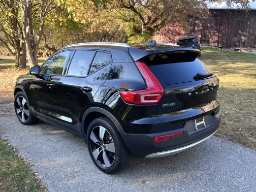 2021 Volvo XC40 T5 Momentum