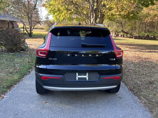 2021 Volvo XC40 T5 Momentum