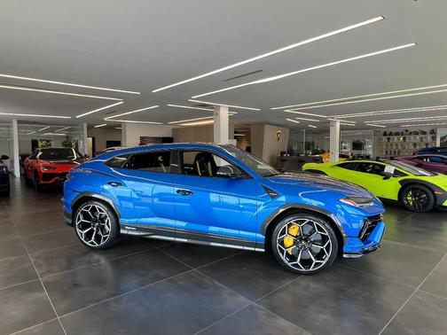 2024 Lamborghini Urus Performante