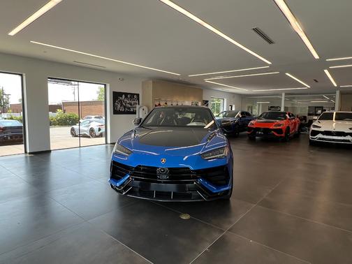 2024 Lamborghini Urus Performante