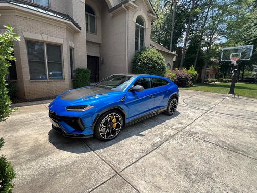 2024 Lamborghini Urus Performante