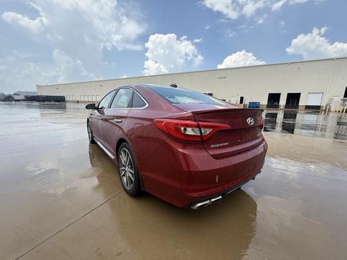 2016 Hyundai SONATA Sport 2.0T