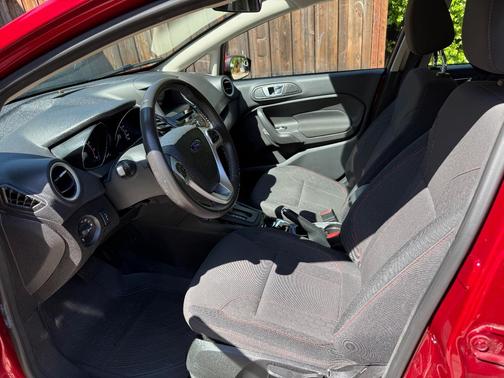 Red 2016 Ford Fiesta SE