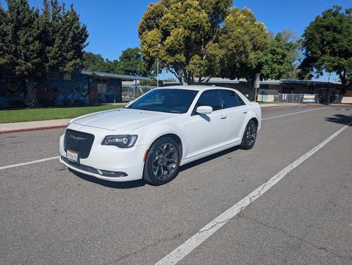 2017 Chrysler 300 S