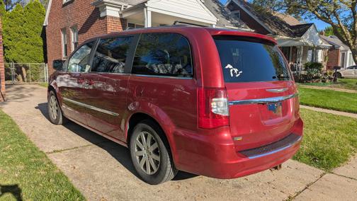 2014 Chrysler Town & Country Touring