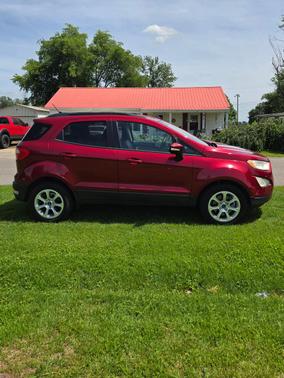 Red 2018 Ford EcoSport SE