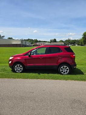 Red 2018 Ford EcoSport SE