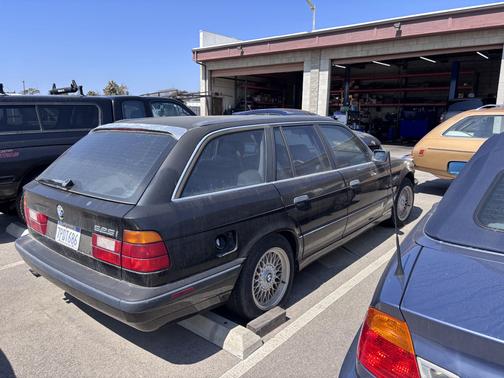 Black 1995 BMW 525 i Touring