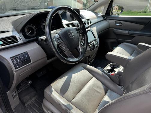 Gray 2016 Honda Odyssey Touring Elite