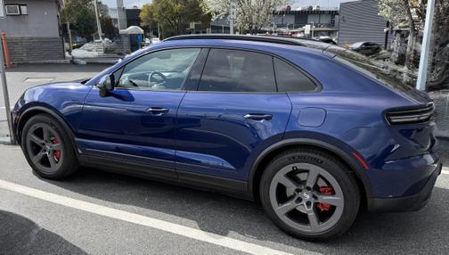 2025 Porsche Macan Macan Electric 4S