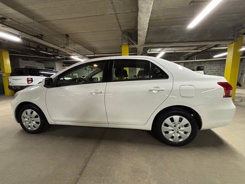 2012 Toyota Yaris Base