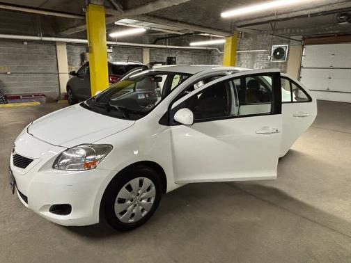 2012 Toyota Yaris Base