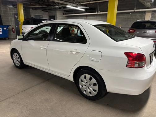 2012 Toyota Yaris Base