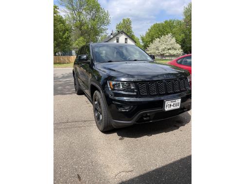 Photo 4 of 6 of 2018 Jeep Grand Cherokee Upland