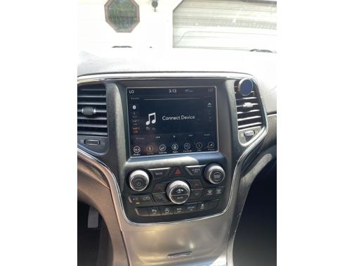 Photo 5 of 6 of 2018 Jeep Grand Cherokee Upland