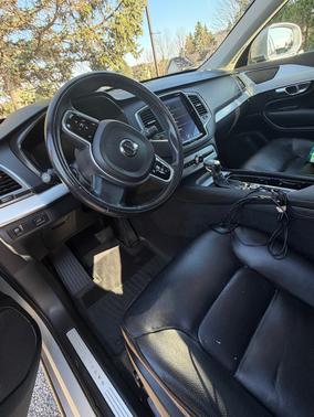 2018 Volvo XC90 T5 Momentum