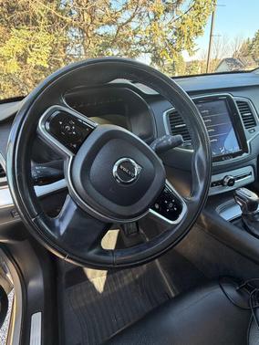 2018 Volvo XC90 T5 Momentum