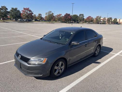 Gray 2014 Volkswagen Jetta TDI