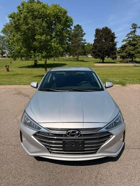 Silver 2019 Hyundai ELANTRA SEL