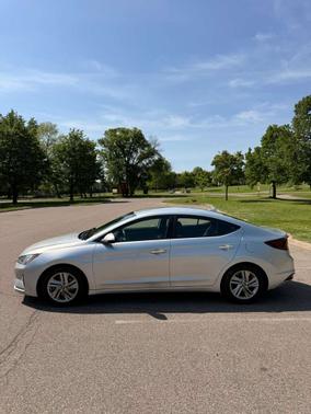 Silver 2019 Hyundai ELANTRA SEL