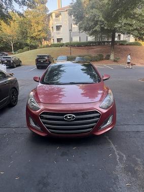 Red 2016 Hyundai Elantra GT Base